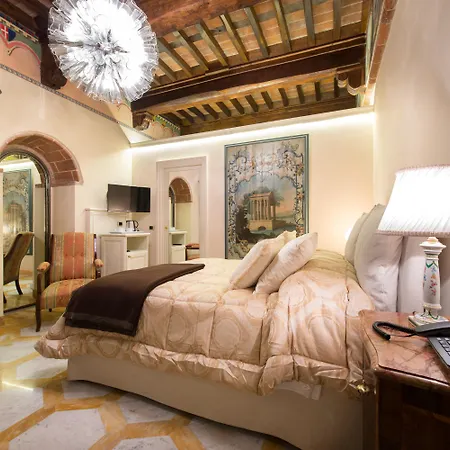 N.15 Santori Luxury Hotel 3*