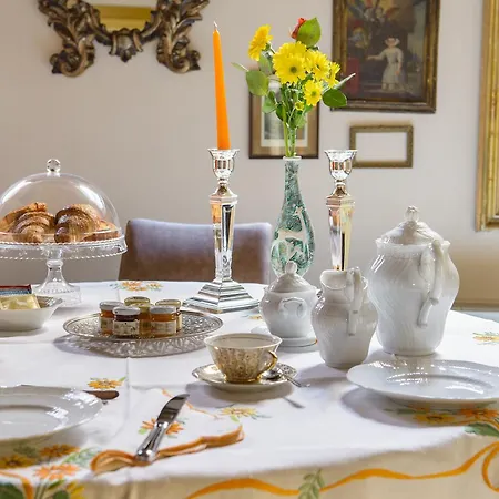N.15 Santori Luxury Hotel 3*