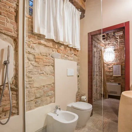 N.15 Santori Luxury Hotel 3*
