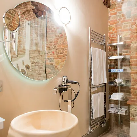 N.15 Santori Luxury 3* Lucca