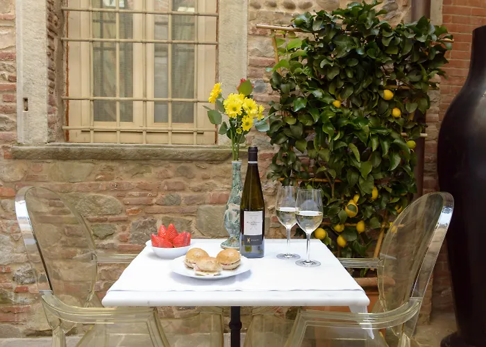 N.15 Santori Luxury Λούκα